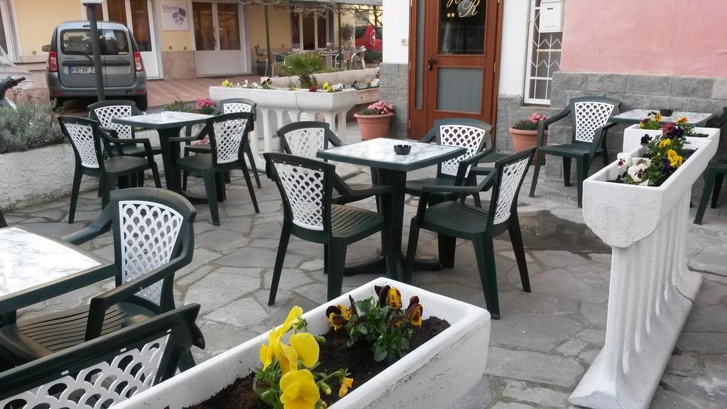 Hotel Riz Finale Ligure Exteriör bild